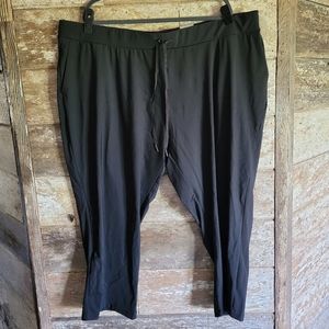 NWT Avenue 7/8 Length Active Pants